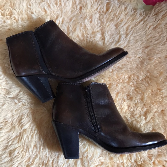 Beautiful FRYE ankle boots - Picture 4 of 12